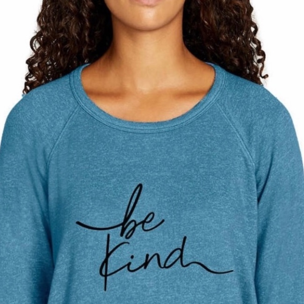 WOMANS “BE KIND” LOGO SWEATER